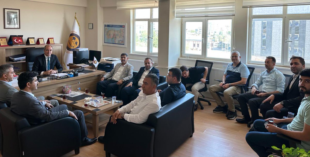 📍İdil

İdil Meslek Yüksekokulu Müdürü Sn Dr. Öğr. Üyesi TARKAN AYAZ beyi makamında ziyaret ettik.

Sayın müdürümüze nazik ev sahiplikleri ve misafirperverliklerinden dolayı teşekkür ediyoruz.