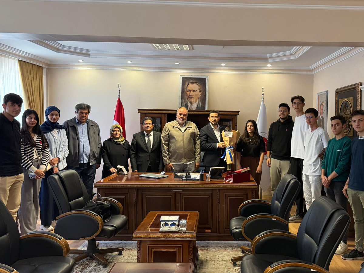 KonyaKYGM's tweet photo. 🕌 Camiler ve Din Görevlileri Haftası

📍 Ereğli Kız Yurdu
🤝 İlçe Müftüsü Dr. Abdussamet Şen’e ziyaret

📍 Sultan Veled Yurdu
🤝 İlçe Müftüsü Dr. Sırrı Fuat Ateş’e ziyaret

📍 Çumra Yurdu
🤝 İlçe Müftüsü Ömer Faruk Kıvrak’a ziyaret
@OA_BAK @gencliksporbak https://t.co/V6jGSH3t7z