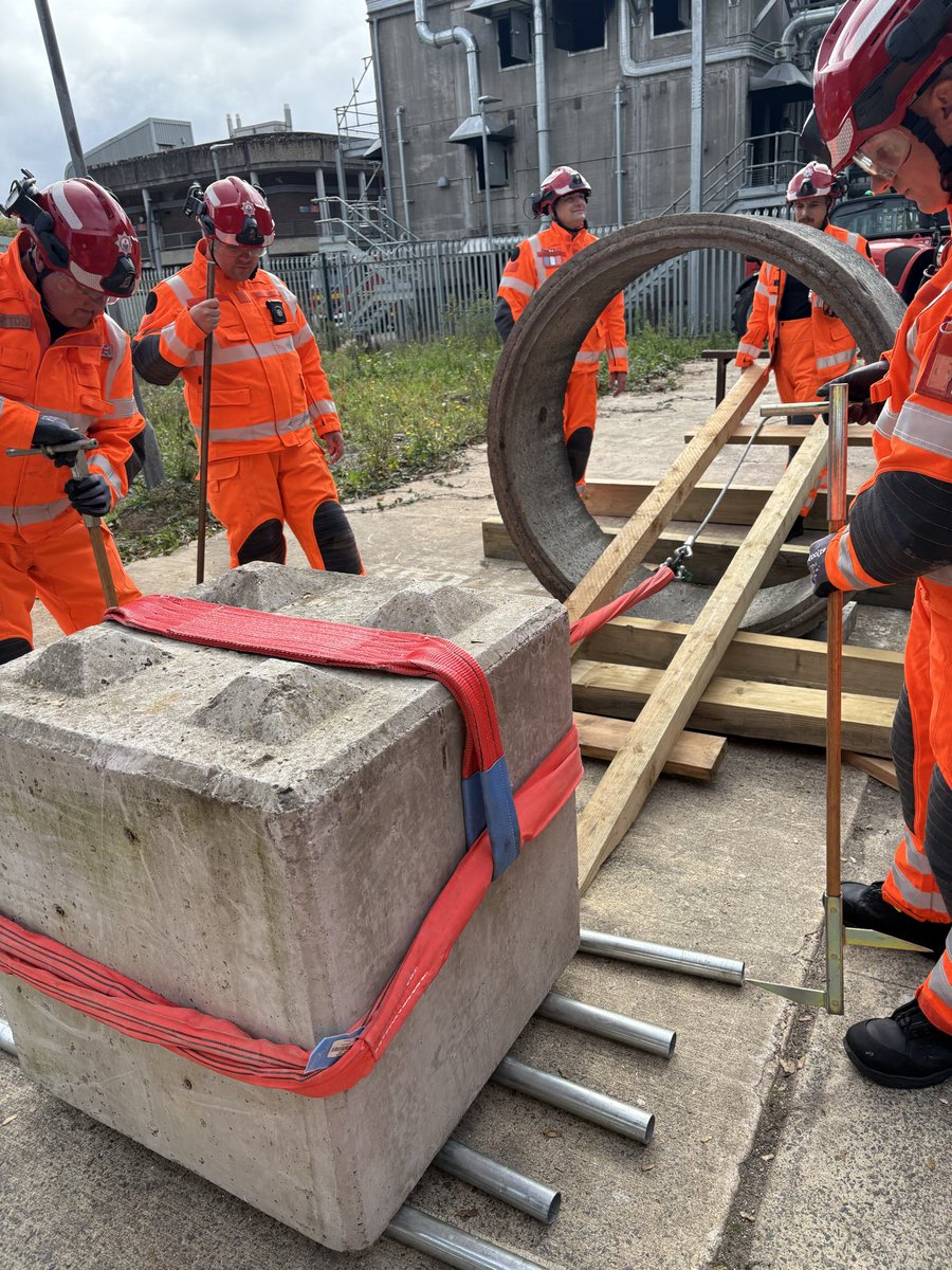 Hampshire & IOW USAR Team 📟-🇬🇧 tweet media