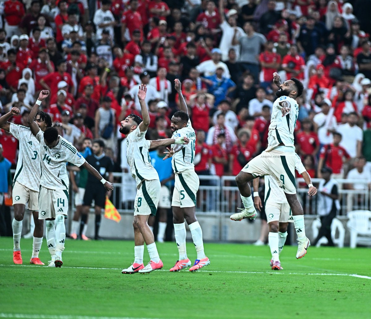 aseeriphotogra1's tweet image. هدف منتخبنا الثالث #المنتخب_السعودي #السعودية_اندونيسيا #تصفيات_كأس_العالم_2026