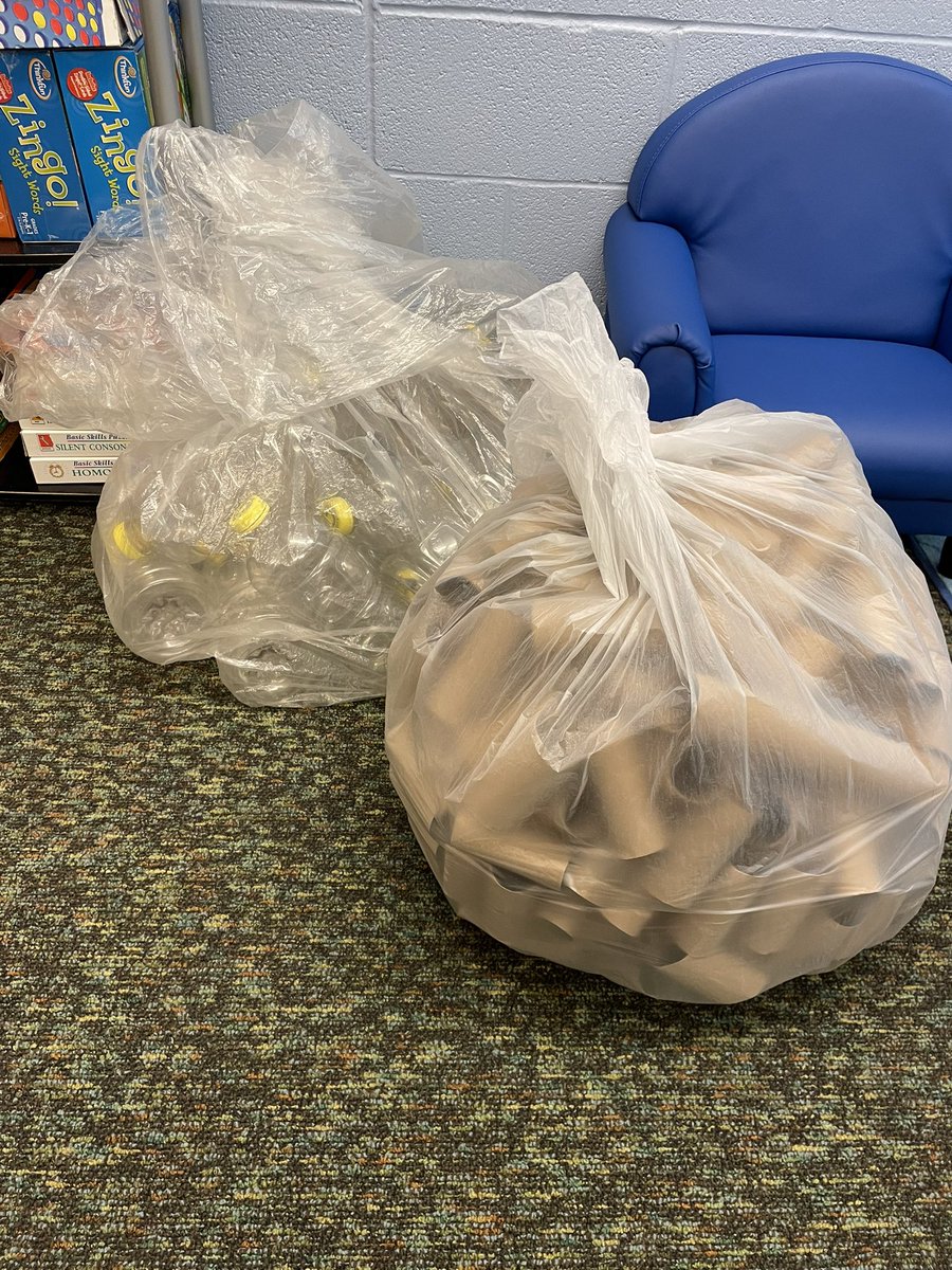 CSL_BelPreElem's tweet image. Today Ms. Zagic stopped by to donate recycled paper rolls and plastic bottles for our scholars to repurpose into art! Can’t wait to see the unique crafts. @CSMCPS_Leader @LearnerDSLI @MCPS @CSconnect_MCPS @BelPrePandas