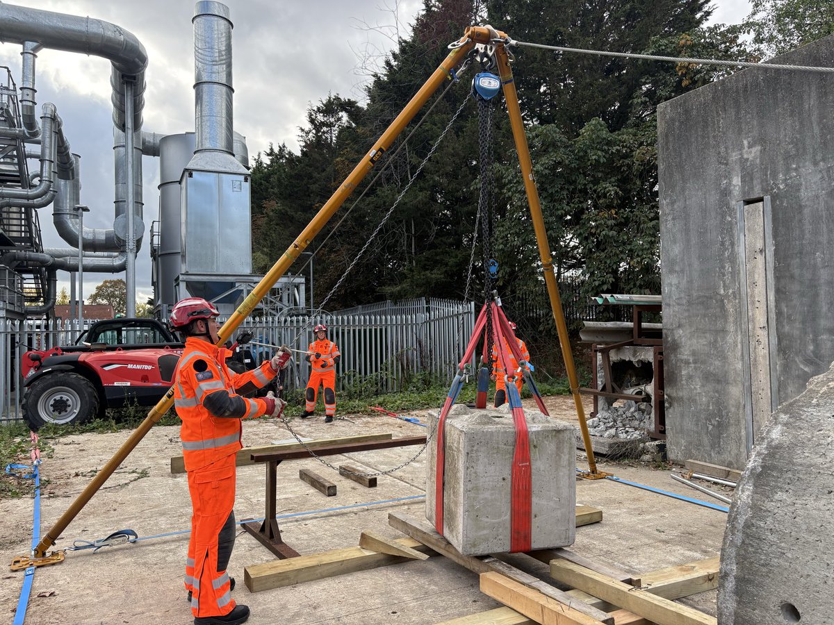 Hampshire & IOW USAR Team 📟-🇬🇧 tweet media