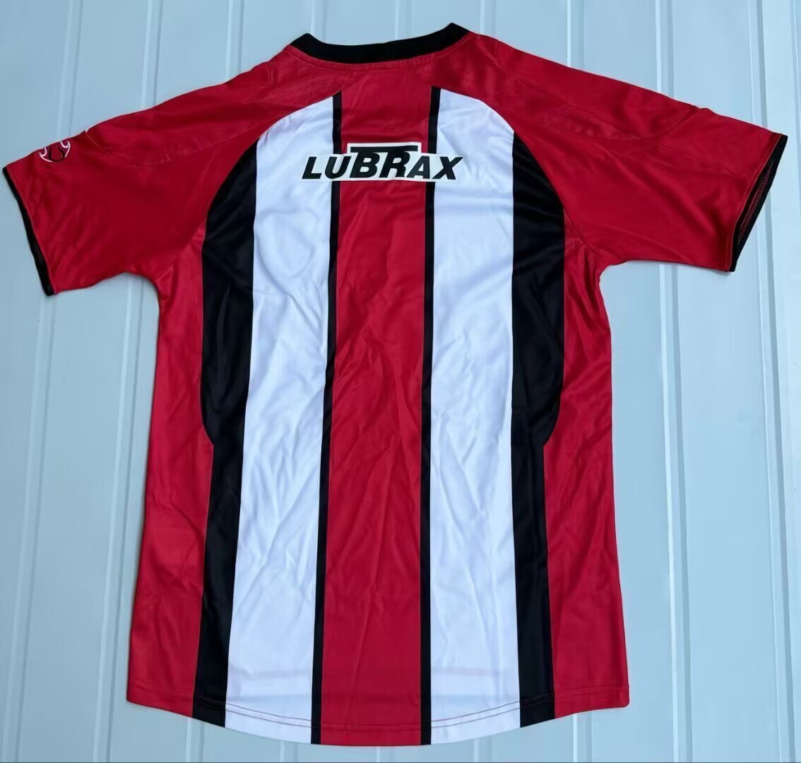 La CAMISETA de RIVER PLATE 2007 TRICOLOR ya esta DISPONIBLE.🔥

Otra más de las que faltaban, como les adelanté Ming no esta más con nosotros pero su fabrica sigue funcionando y las camisetas van a seguir saliendo.🕊️

LINKS⬇️