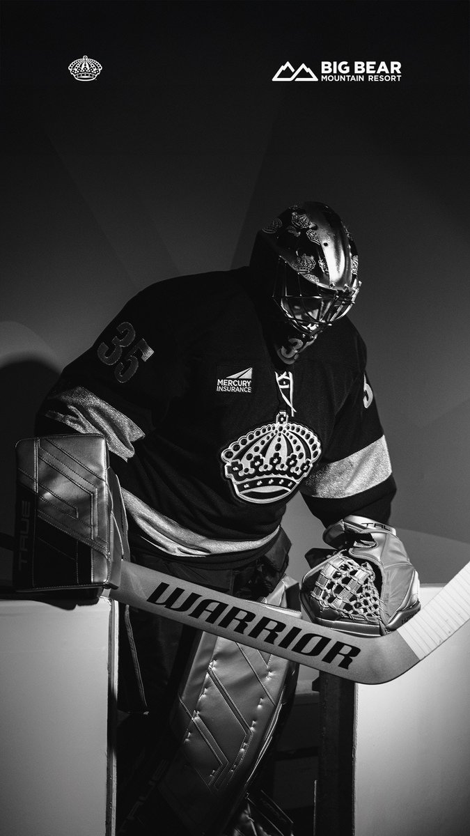 Rep the crown: #WallpaperWednesday edition 👑