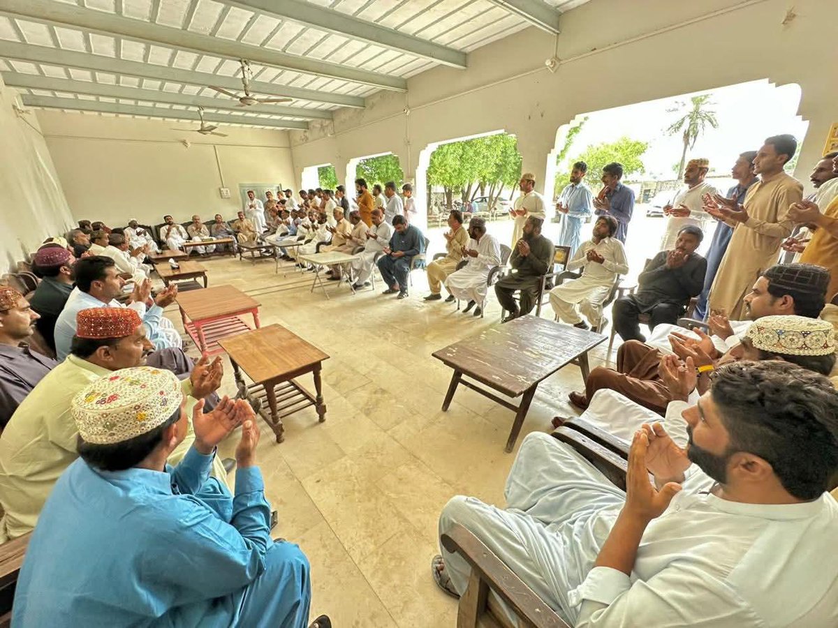 TeamKhalidKhan's tweet photo. میر سردار خان لونڈ کی اوباڑو آمد، سیاسی و سماجی سرگرمیاں
اوباڑو : معروف سماجی اور سیاسی شخصیت میر سردار خان لونڈ نے اوباڑو اور اس کے گرد و نواح کے علاقوں کا اہم دورہ کیا۔ اس دورے کا مقصد مقامی برادریوں سے ملاقاتیں کرنا اور سماجی سطح پر تعزیت و فاتحہ خوانی میں شرکت کرنا تھا۔
#PS18 https://t.co/Lzr8pX8MQw