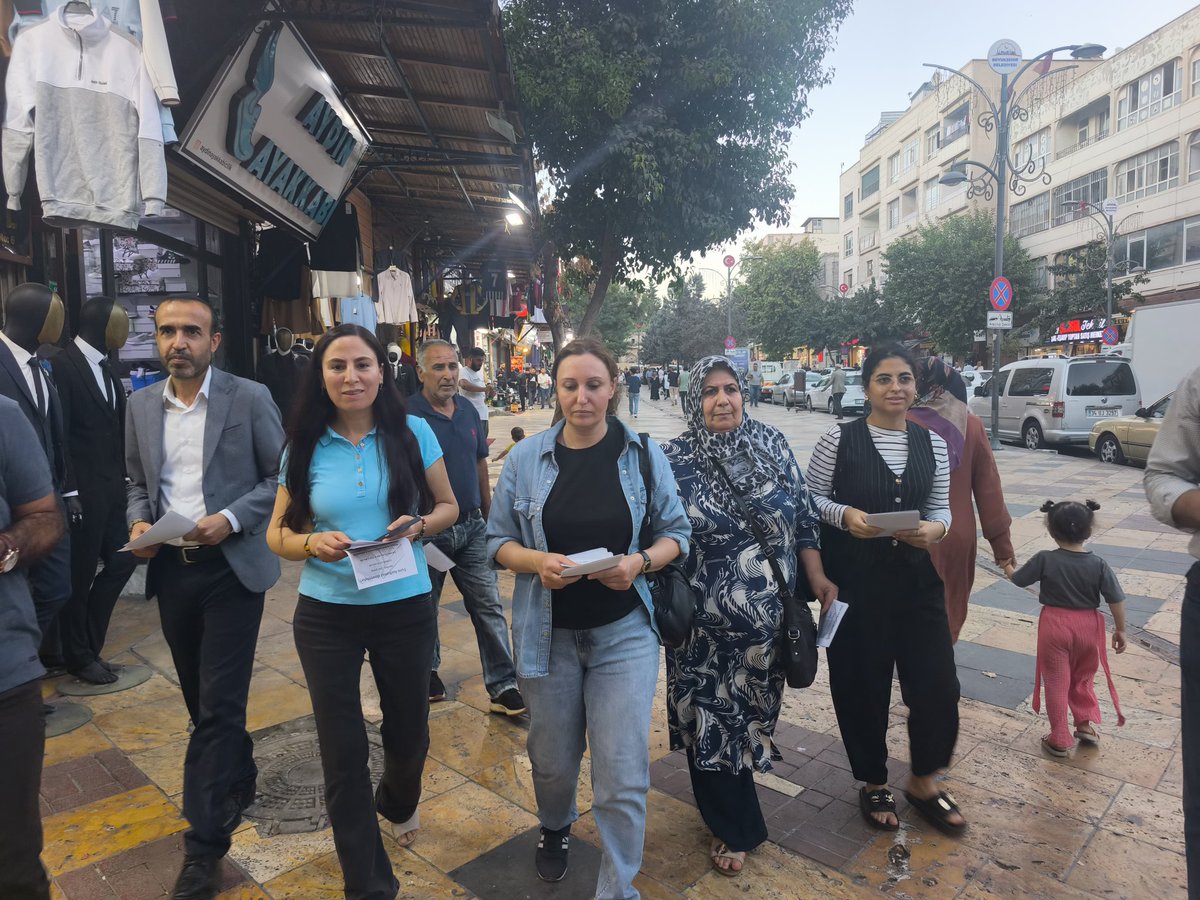 demurfail63's tweet photo. Yarın Novada Park'ta bir araya gelip Topçu Meydanı'nda yapacağımız basın açıklamasına el ilanlarımızı dağıtarak halkımızı davet ettik.

Tarih: 09.10.2025 Perşembe

Yer: Novada Park

Saat: 17.00 https://t.co/XML1g9zjy0