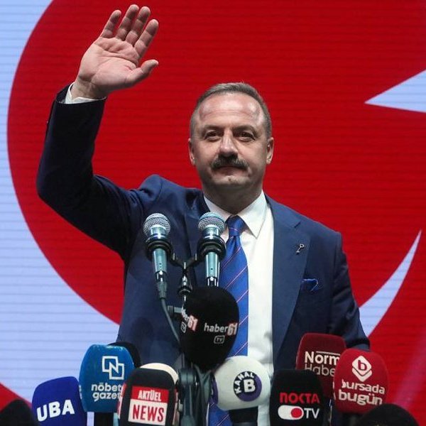 Yavuz Ağıralioğlu: "Bizim iktidarımızda çocuklarımızın katilinin adını anan Meclis’te milletvekili olarak kalamaz. 

Emekli maaşıyla yaşayamaz. O parti seçim yardımı da alamaz. 

Kanun çıkaracağız. Bakalım kaç kuruşluk delikanlılarmış!"
