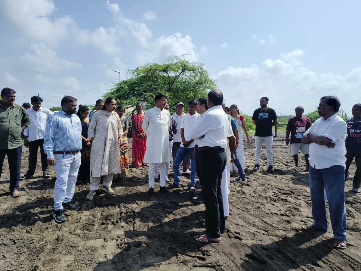 bharatpatelmla's tweet image. ✨ આજરોજ મગોદ ડુંગરી ગામ ખાતે રૂ. ૧૫ કરોડના ખર્ચે બનનાર પ્રોટેક્શન વોલનું ભવ્ય ખાતમુહૂર્ત કરવામાં આવ્યું હતું. 🏗️
   આ પ્રોટેક્શન વોલ ગામના સુરક્ષા અને વિકાસ માટે એક મહત્વપૂર્ણ પગલું સાબિત થશે — મગોદ ડુંગરી ગામ માટે નવી આશા અને સુરક્ષાનો દિવસો! 💪🌿