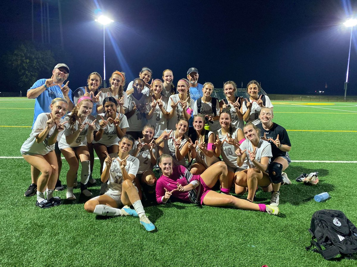 emaavdicc's tweet photo. Forever grateful @SW_Girls_Soccer #3out https://t.co/LnakF96uMc