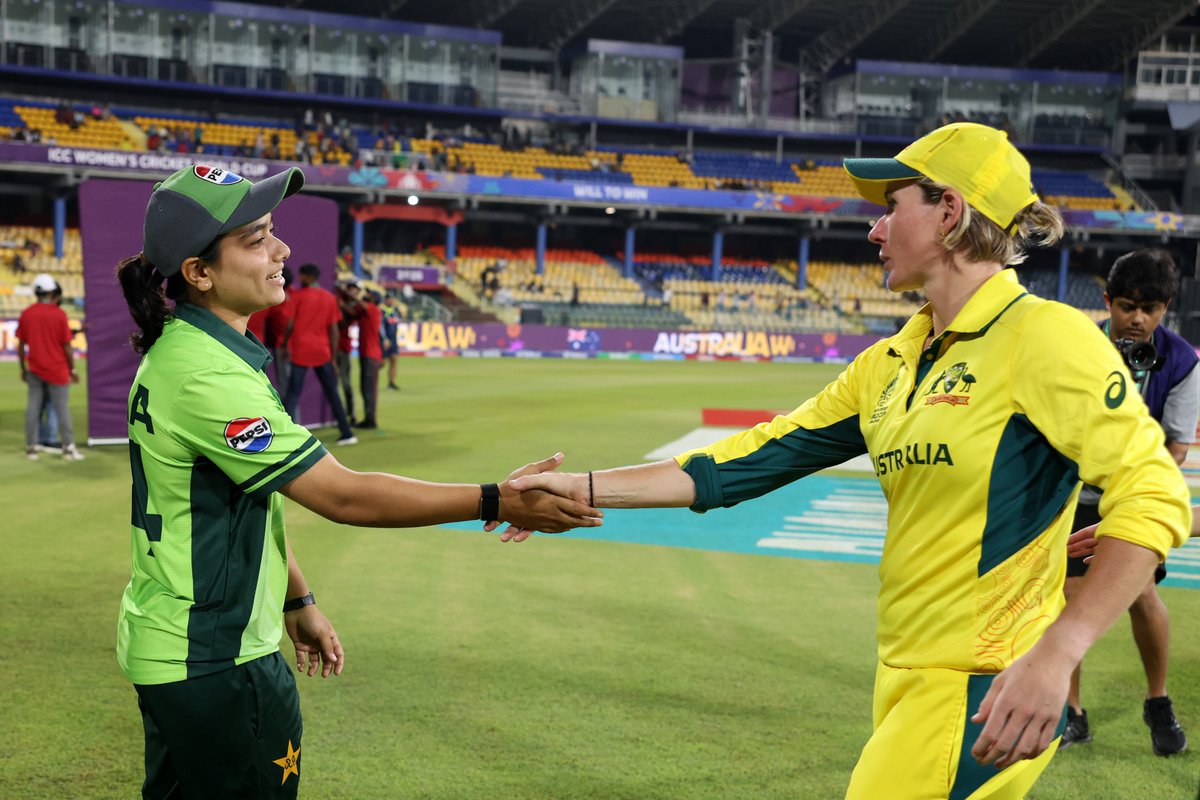 ICC's tweet image. The #AUSvPAK clash delivered non-stop excitement in Colombo ⚡

#CWC25
Check out the match highlights ▶️ icc-cricket.com/tournaments/wo…