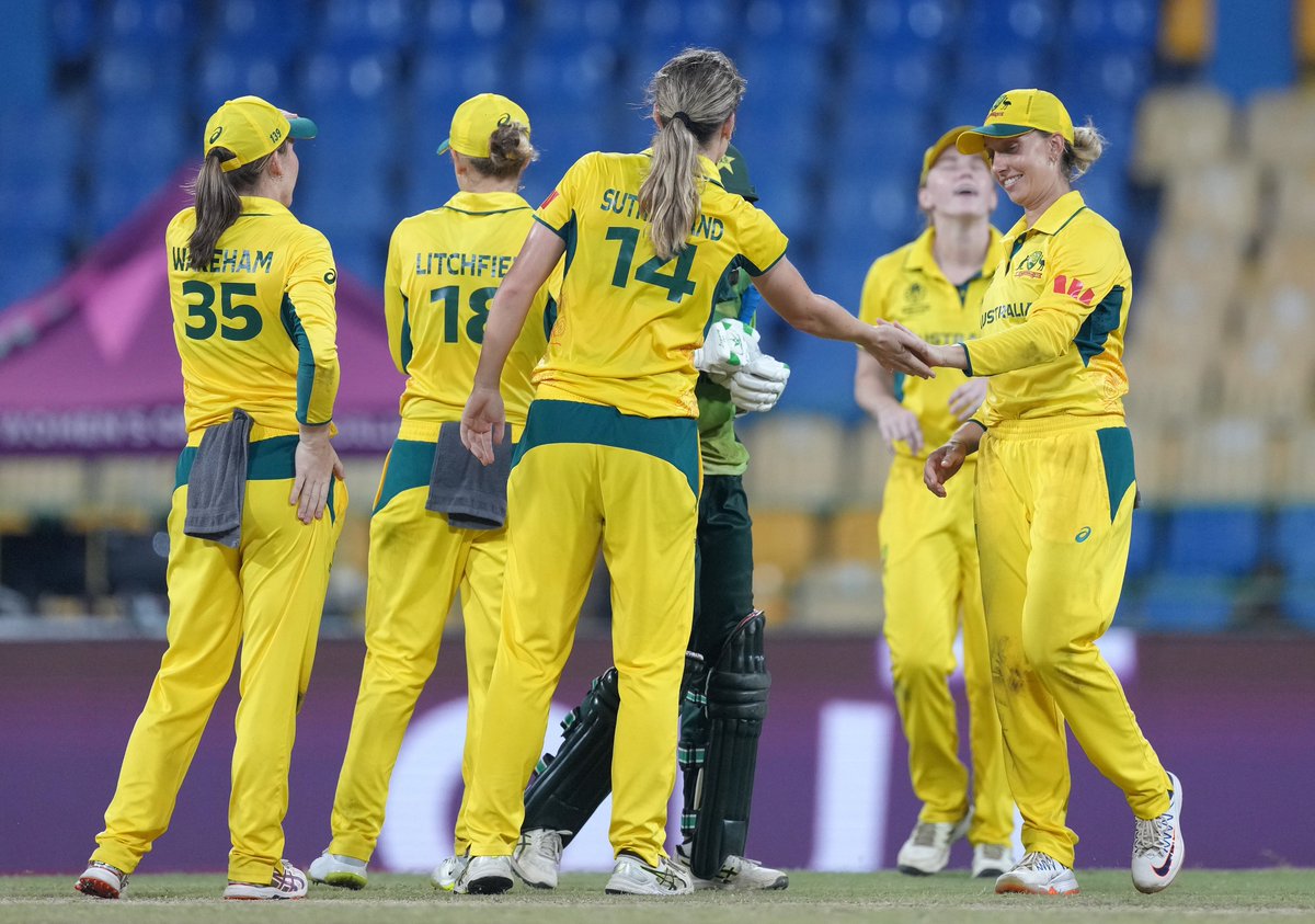 ICC's tweet image. The #AUSvPAK clash delivered non-stop excitement in Colombo ⚡

#CWC25
Check out the match highlights ▶️ icc-cricket.com/tournaments/wo…