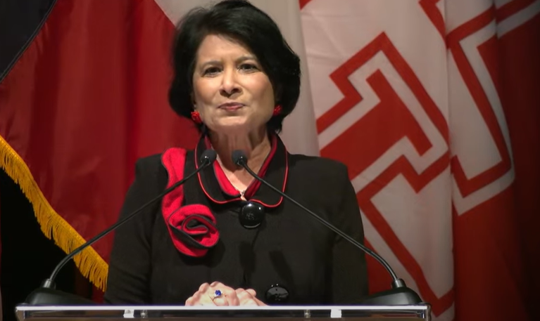 UHEngineering's tweet image. President Renu Khator delivered an inspiring State of the University Address, reaffirming UH’s bold vision for innovation and impact.
We proudly stand with her commitment to advancing research, education, and opportunity.
If you missed it check it out! youtube.com/watch?v=SuEBvQ…