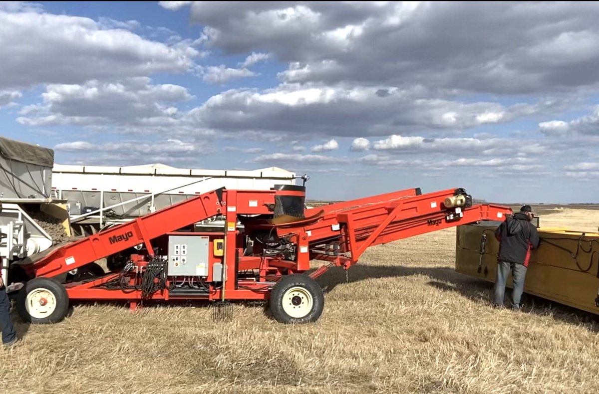 MAYOMFG's tweet photo. Growers and processors have great ideas, and Mayo design and production put those ideas into action. Improve your crop handling, preparation, and shipping with your ideas integrated.  See our website at https://t.co/n2X0PE9Poj and our videos on YouTube. https://t.co/YpbupA66iW