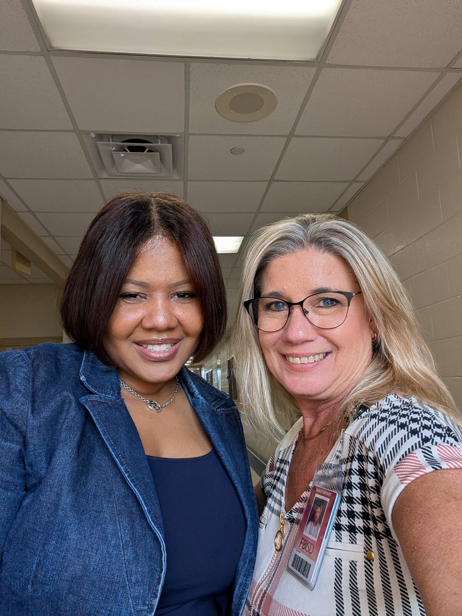 Continued our GT walks with the <a href="/MCMSCoogs/">Missouri City Middle School</a> this afternoon! Thanks for your warm welcome and hospitality! #LevelUp #FBISD <a href="/FortBendISD/">Fort Bend ISD</a>