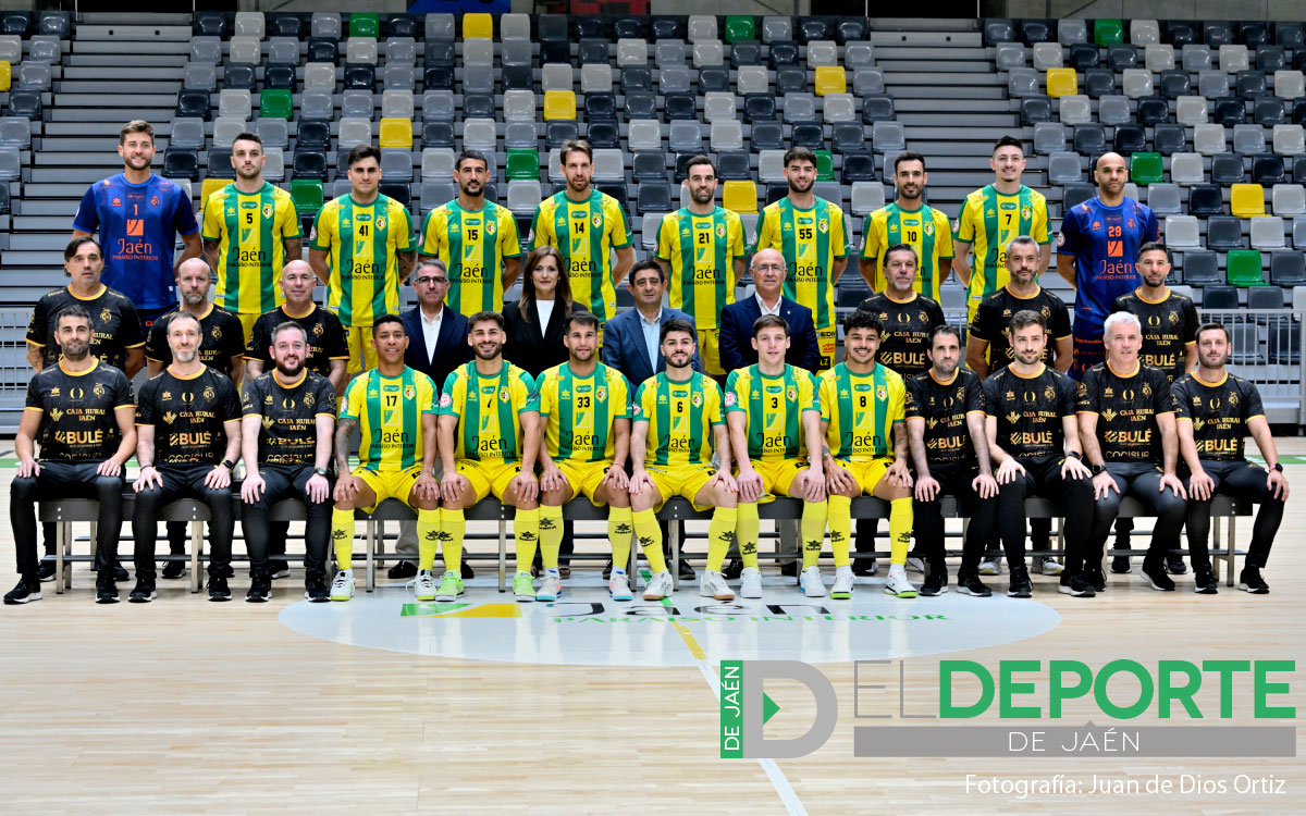 eldeportedejaen's tweet photo. 🟡 El @JaenFS realizó la foto oficial del club correspondiente a la temporada 2025/2026 en el Olivo Arena

📸 Allí estuvo nuestro compañero @JuandeOrBea 

📲 https://t.co/QKkSEQsoXi https://t.co/DFMuniysPF