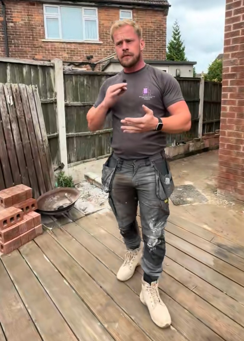 This lad is fit allover, but that arse though 🍑