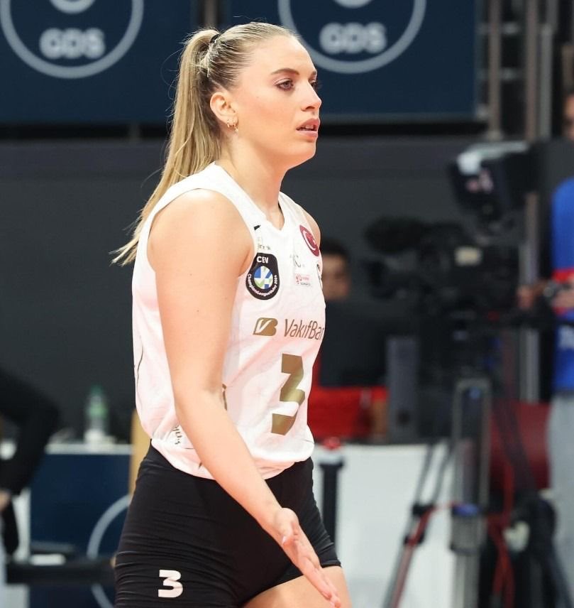 istanbul’a ağlayarak donecek olmasının verdiği keyif saka mıdır