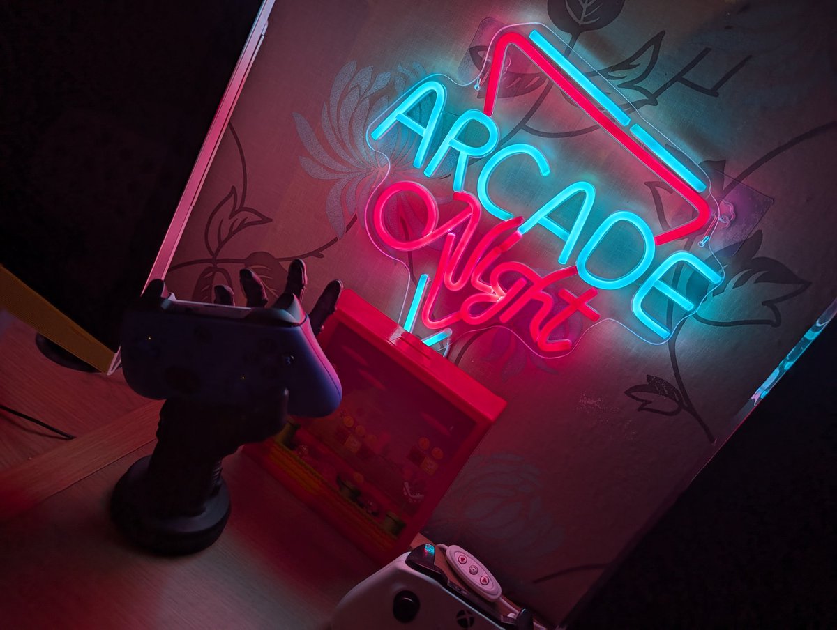 Arcade Attack (@arcadeattackuk) on Twitter photo Show us your gaming lights!
#retro #gaming Show us your gaming lights!
#retro #gaming