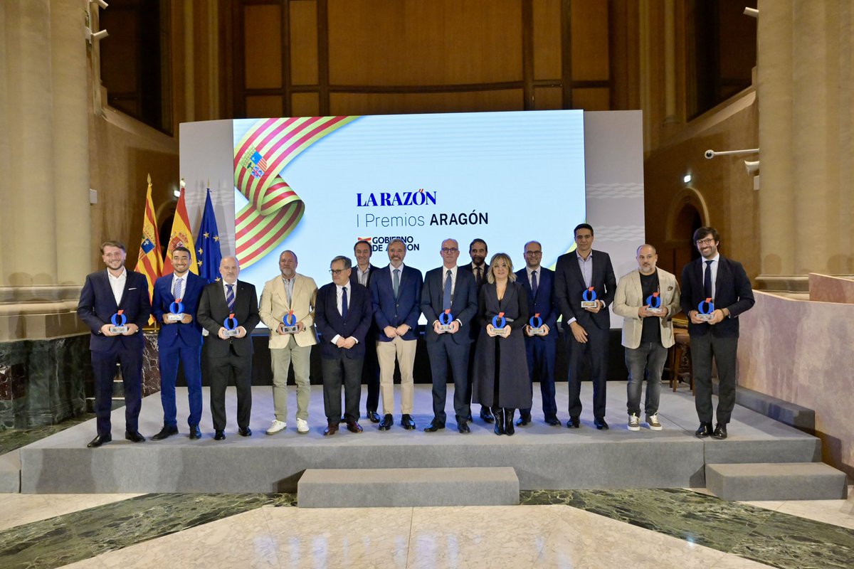 Jorge_Azcon's tweet photo. Los I Premios Aragón de @larazon_es reconocen el gran talento presente en nuestra Comunidad.

Enhorabuena a los galardonados que, con vuestra labor en los diferentes ámbitos que hoy se distinguen, hacéis que Aragón siga avanzando.

- Premio empresario del año: Grupo Costa.
- Premio apuesta estratégica de Aragón: @awscloud_es.
- Premio chef aragonés del año: Eduardo Salanova.
- Premio grupo farmacéutico líder con arraigo en Aragón: @RecordatiEspana.
- Premio por su labor para la conservación del patrimonio histórico: @Murprotec.
- Premio empresa líder en soluciones robóticas para la automatización de los procesos del cliente: Callrobots.
- Premio a la trayectoria en formación online: @Campus_SEAS.
- Premio a la mejor solución industrializada para construcción de centros de datos: Tecnydata de  @tecnyconta.
- Premio a la excelencia y trayectoria profesional en marketing digital y diseño: @Gritovisual.
- Premio a la eficiencia y compromiso con la sostenibilidad en soluciones industriales: @KaeserSpain.
- Premio a la excelencia en tratamientos odontológicos: Clínica dental Gracia y Wright.
- Premio a la trayectoria: @bedsoficial.