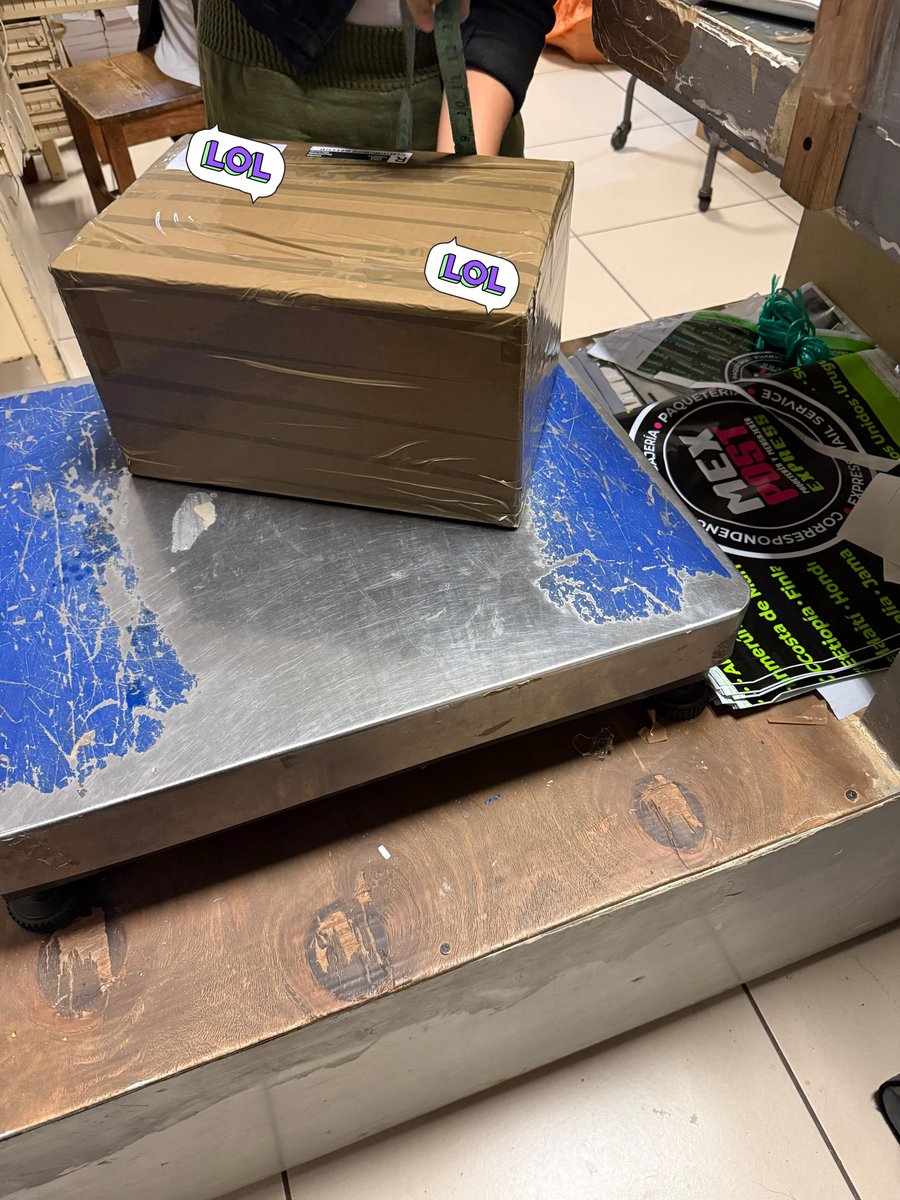 Hoy ya hubo estampillas! Acabo de realizar envíos por correos y las guías están anotadas en la masterlist