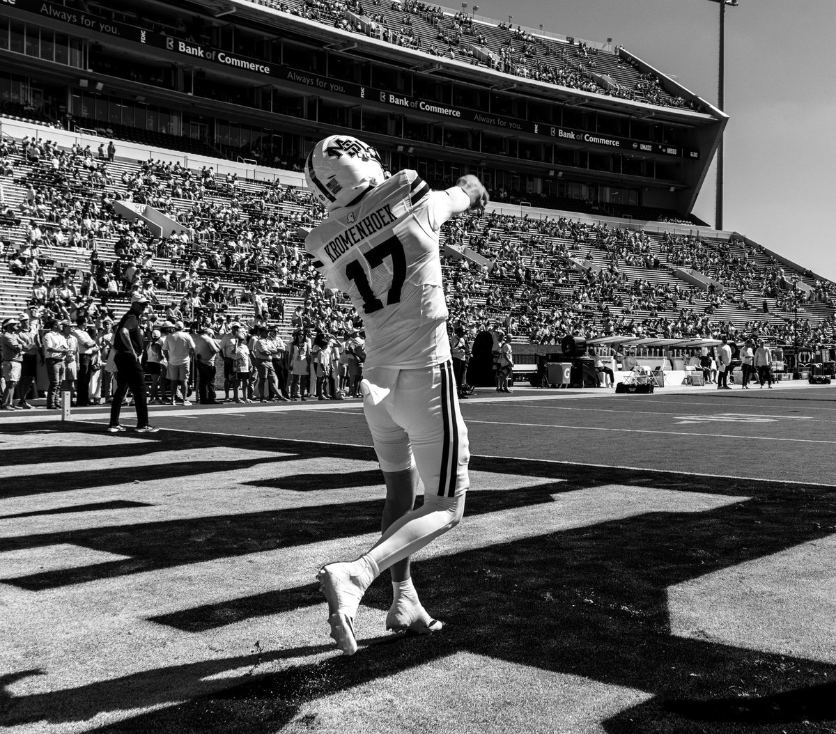 kendrelldaniels's tweet photo. Whiteout ⚪️⚪️🐶🐶📸📸
#MississippiState #SportsPhotography #Starkville #HailState https://t.co/1tIXHJkFmY