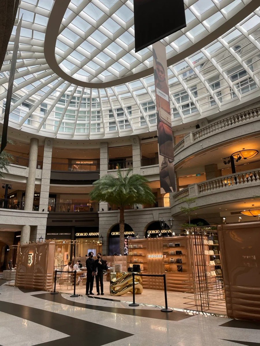 Curve_ms's tweet image. The department store is my happy spot 🌸✨ every time I visit, I find something new!
You know, I love you. I love you. I love you.