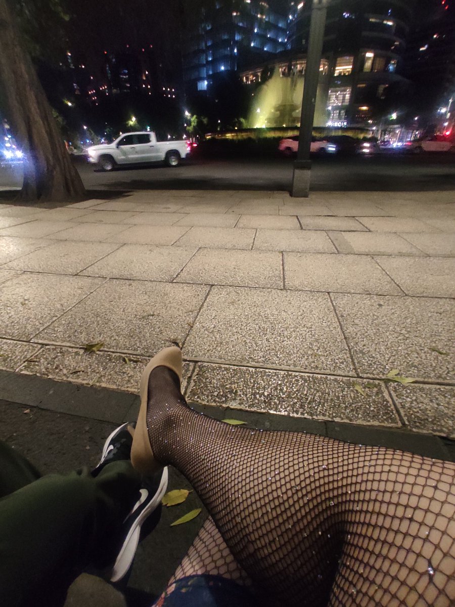 Paseíto nocturno con un admirador ✨💙