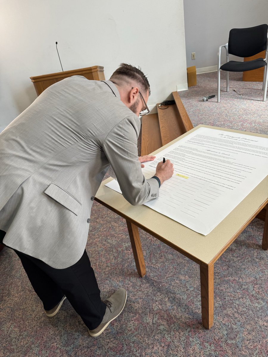 DoreanPrinciple's tweet photo. The in-person signing of the Sunnyvale Statement on the Stewardship of Scripture at DoreanCon is completed! Others may sign online using: https://t.co/CBrkOtCpgq

@copy_church @Selling_Jesus @SiliconConley @ABereanOne @SVRBC1689 https://t.co/tzSYjXOjWw
