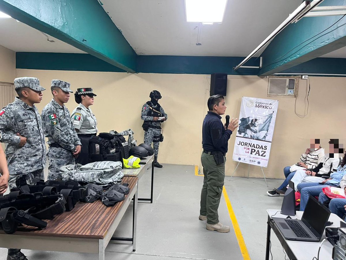 sspdgo's tweet image. #DurangoRenace Alumnos del COBAED #10 en Sgo Papasquiaro reciben plática sobre Prevención de Adicciones, impartida por la Mesa de Seguridad para la Construcción de la Paz con apoyo de la DMSP Mando Único, Guardia Nacional y autoridades de los tres niveles de gobierno. #SSPDgo