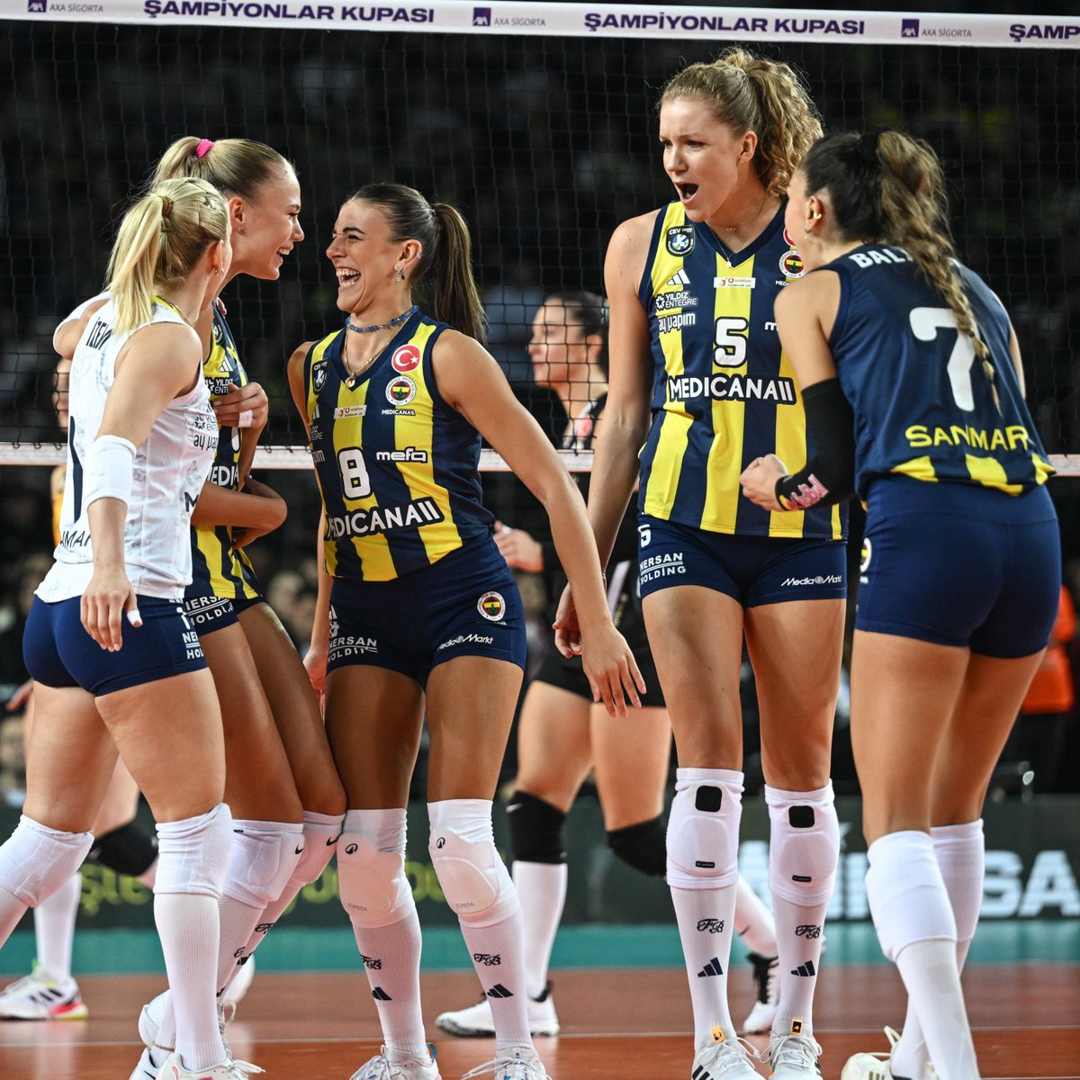 hakansiopriv's tweet image. Tebrikler sarı melekler 💛💙 #SarıMelekler
