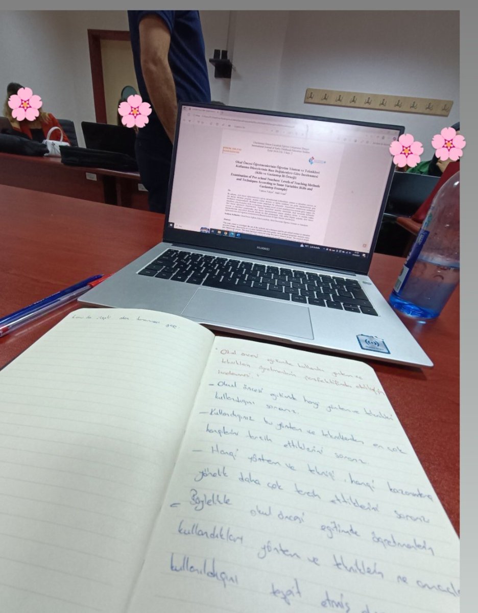 pymsszi's tweet image. Biri hocaya saati söylesin