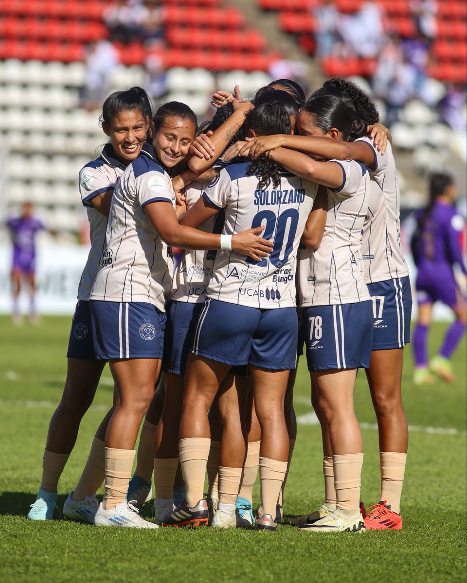 𝐑𝐞𝐲𝐞𝐬, siempre 𝑹𝒆𝒚𝒆𝒔 😏🤩

¡Primer gol en la @libertadoresfem 2025! 

#SangreAzul / #YOSOYADIFFEM