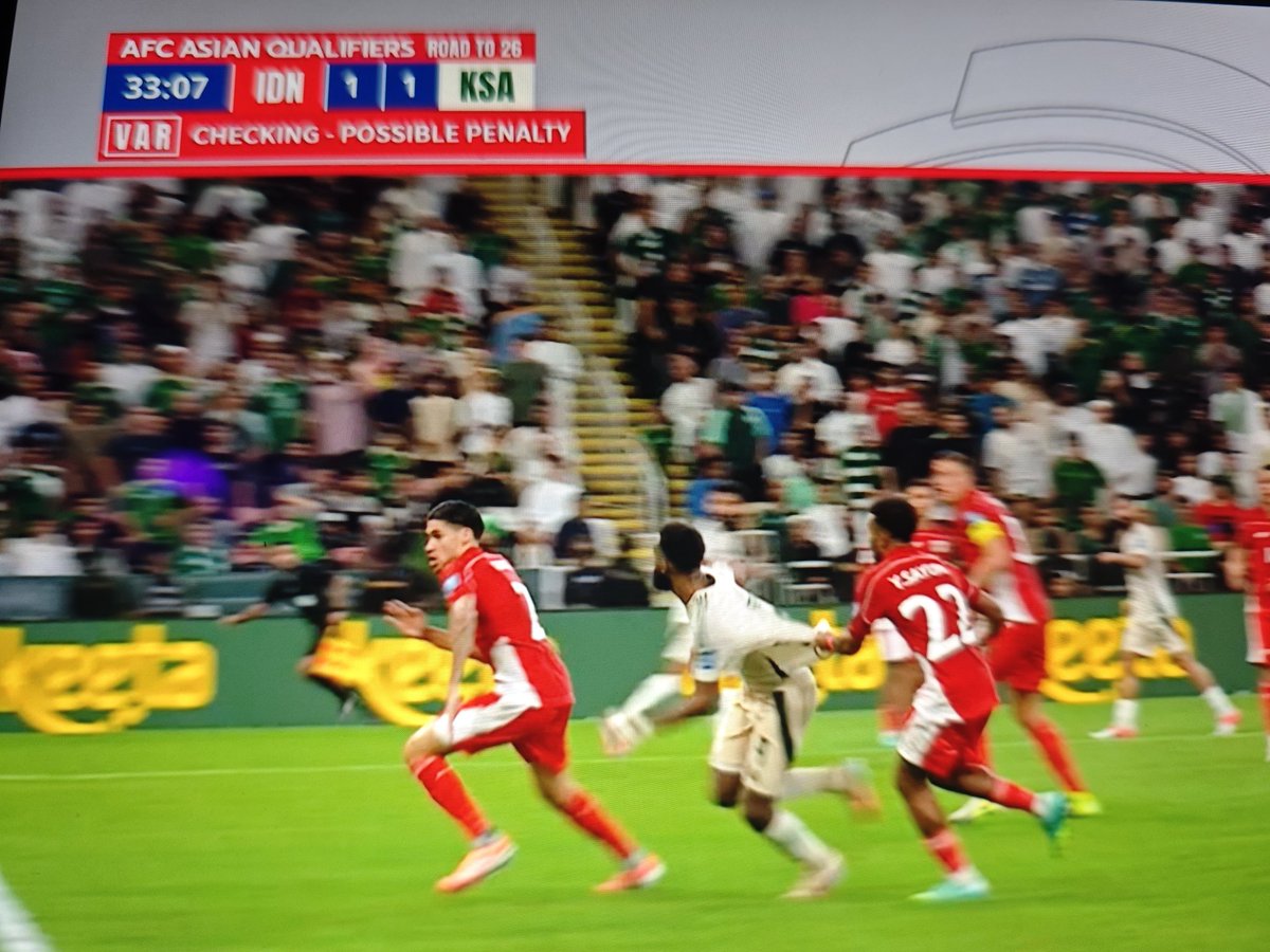 Sebelum lawan Saudi malam ini, fans udah mulai lupa dan memaklumi penunjukan Mas Patrick jadi pelatih. Setelah kalah dr Saudi, fans inget lagi. Dan mulai memaki lagi.
#TimnasIndonesia