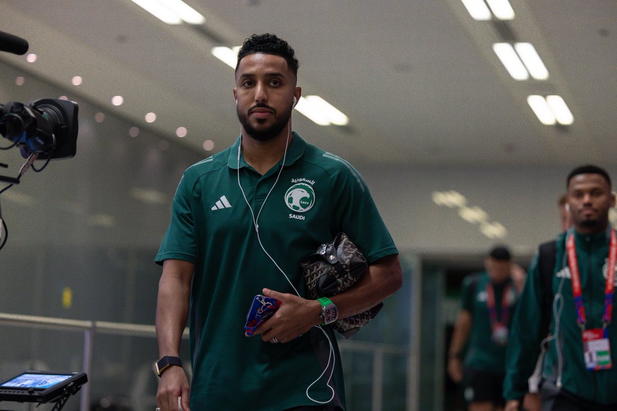 رأي غير قابل للنقاش 🚨

اقسم بالله تخسى تكون من افضل 20 لاعب سعودي، يا اسطورة جمهور الهبه اللي ما قد شفناه في اي مباراه كبيرة ومهمة، متخاذل تفله بحجم السماء عليك وعلى مطبلينك