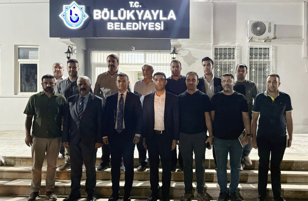 Adıyaman İl Genel Sekreterimiz, Değerli Vali Yardımcımız Sayın Şükrü Alperen Göktaş Belediyemizi ziyaret ettiler. 

İhalesi tamamlanan ve yarın itibarıyla yapımına başlanacak olan Gözebaşı–Bölükyayla ile Bölükyayla–Karakuş grup yollarımızın sıcak asfalt ile yapılması hususunda