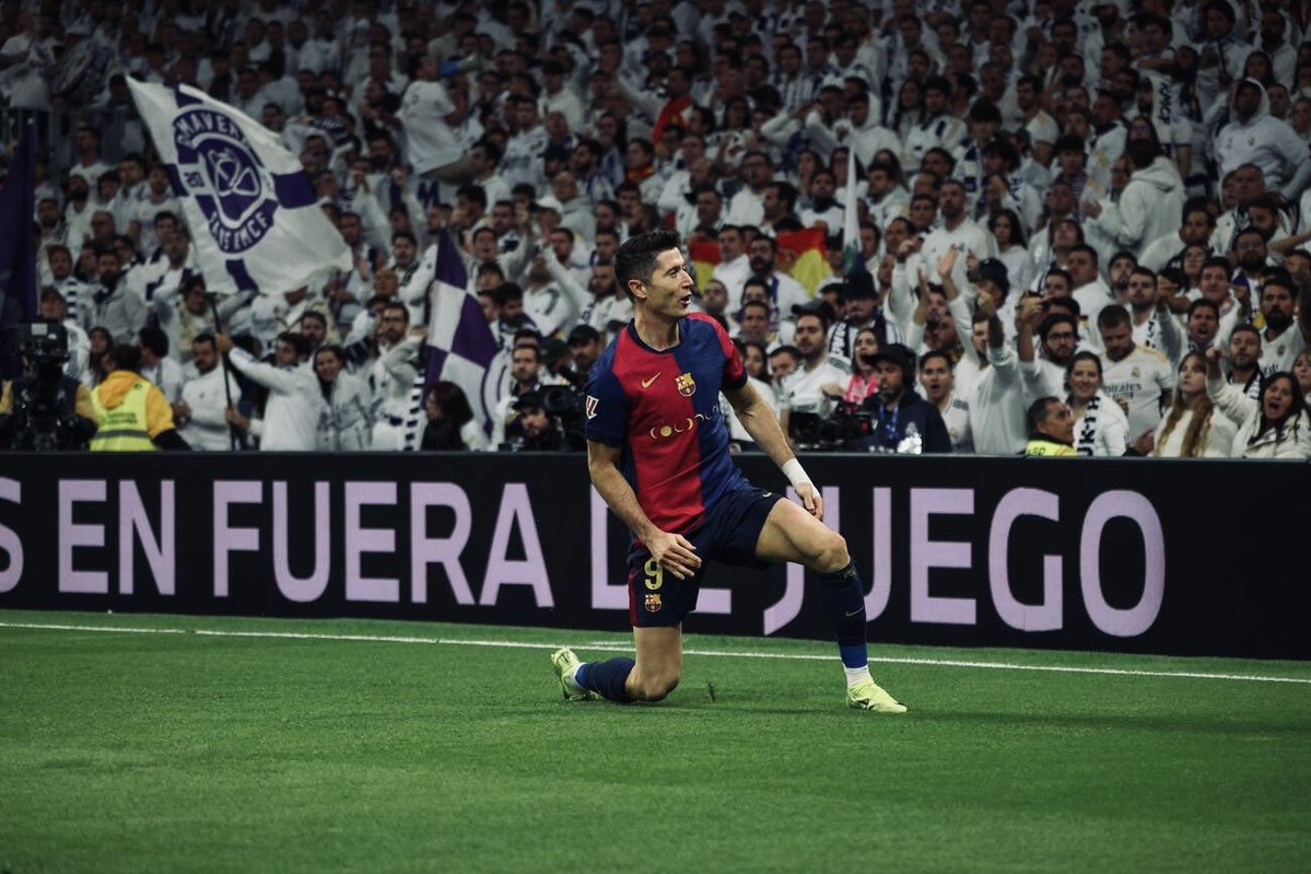 Pxxdwskiii's tweet image. I just deeped how underrated Lewandowski’s 24/25 season was.. 42 goals in 52 games, could’ve scored 50 goals if he didn’t get injured at end of the season.