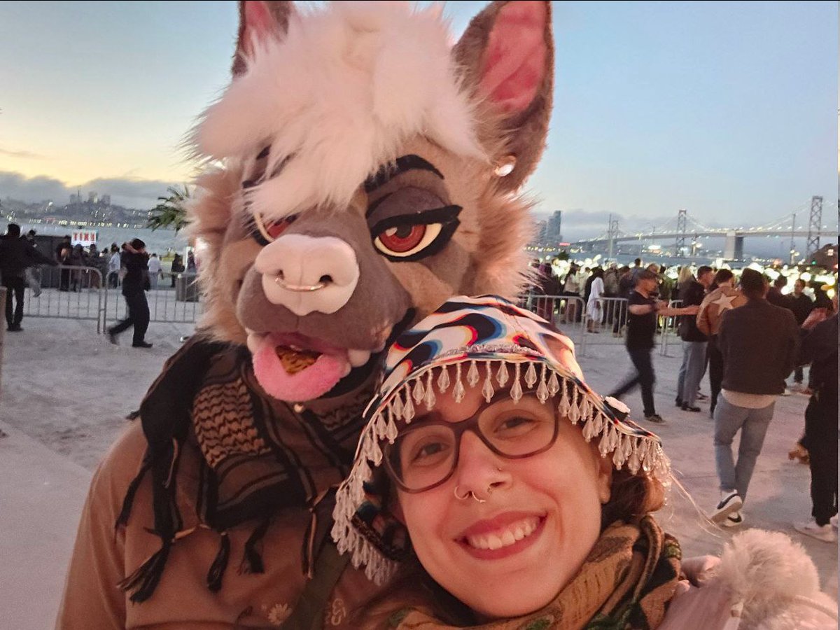 💕Happy International Lesbian Day to my girlfriend!💕