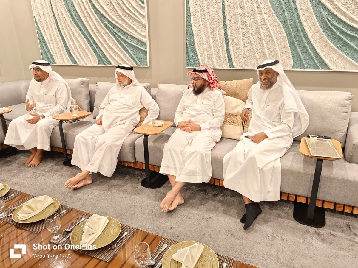 في إطار تعزيز التواصل الداخلي وبناء بيئة عمل إيجابية، أقامت جمعية مسار للإرشاد والتوجيه المهني اللقاء الاجتماعي لمنسوبيها، وذلك تقديرًا لجهودهم المتواصلة في خدمة رسالة الجمعية وأهدافها.
#مسار #اللقاء_الاجتماعي