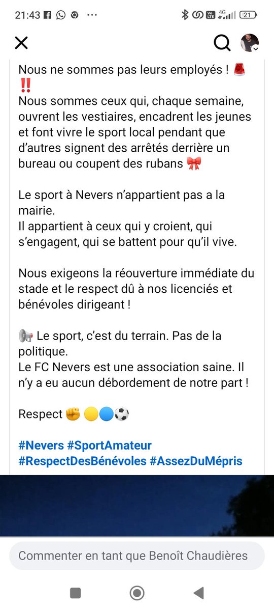 BenoitChdrs's tweet image. Après la fermeture de la salle d&apos;haltérophilie de la maison des sports de Nevers, voici que la municipalité décide de mettre dehors le club de football en plein entrainement..
Denis Thuriot toujours à côté de la plaque..
#Nevers