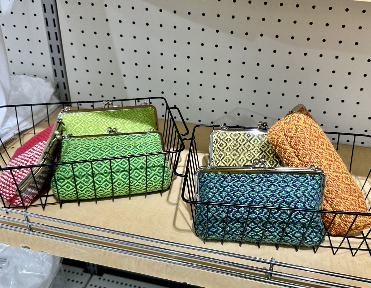 LOFT_KICHIJOJI's tweet photo. \北海道のクリエーターPOPUP「HOCLIP」開催中/
~クリエイタ���紹介~
「orinasu(#オリナス)」
手織りとユニークな生地を使ったバッグや小物を手作業で��作
■期間:10/1(水)~10/19(日)
※最終日は午後5時閉場
インスタグラム
https://t.co/imEzN2iWn3
#HOCLIP #北海道 #orinasu https://t.co/yGX0TNUl9R