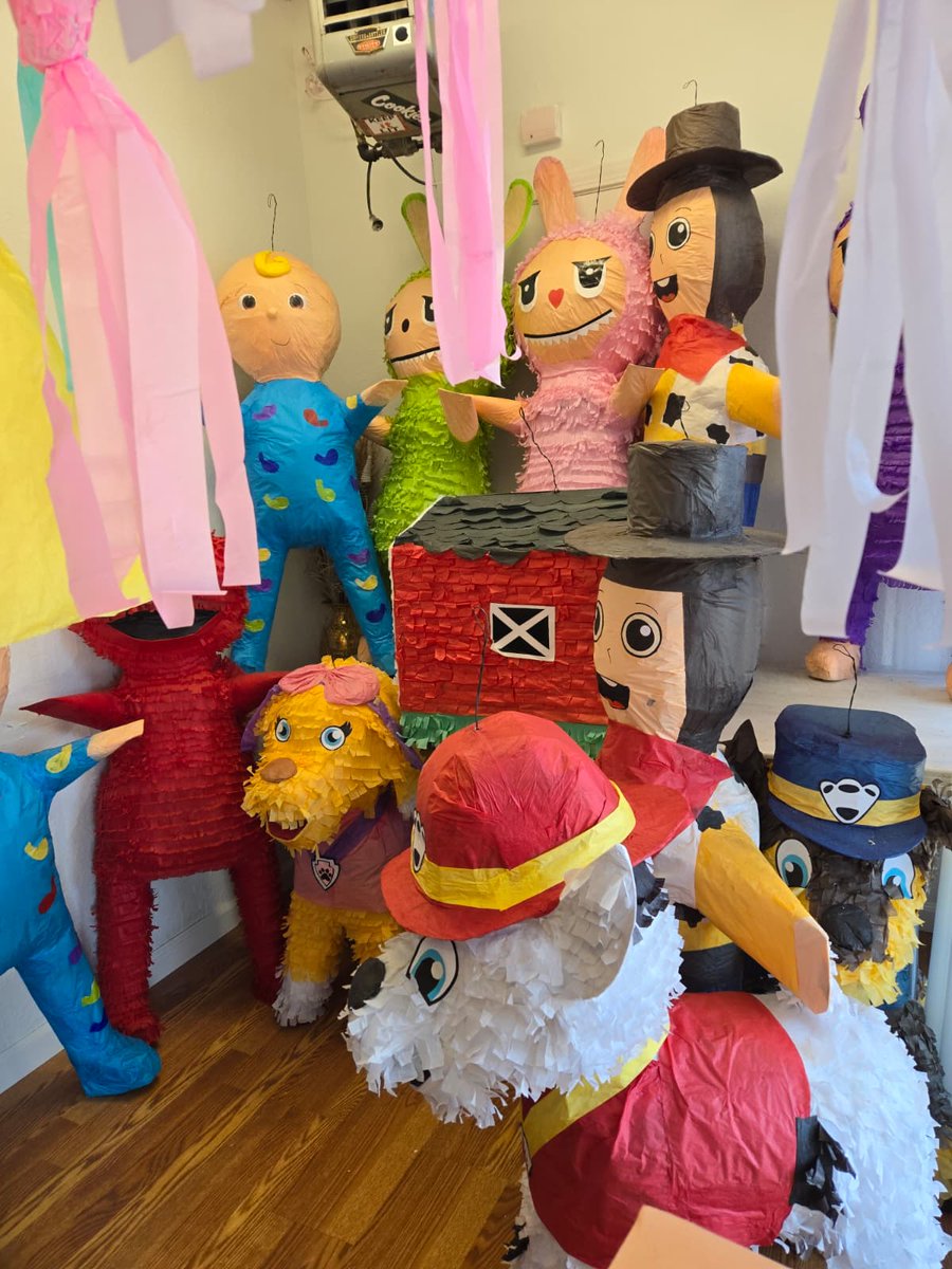 HummingbPinata's tweet image. 🪅     ¡Haz que tu evento brille! Creamos piñatas únicas, llenas de color y      emoción. Personalizadas al 100% para cada ocasión.
 🎈 Pide la tuya en hummingbirdpinateria.com
     #BrincaBrinca #Piñatas