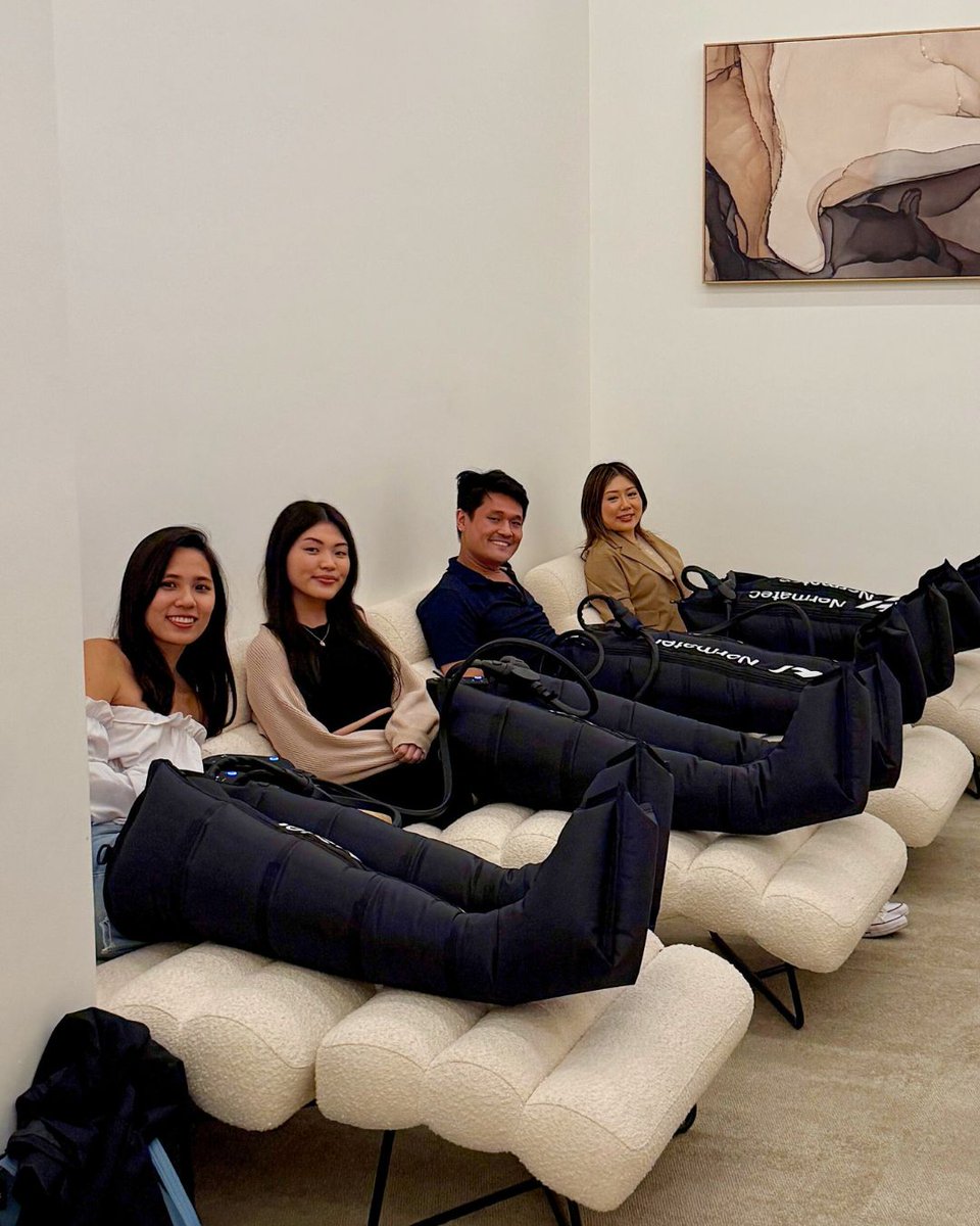 Last week, our remote-first team came together for an epic in-person day! 🤝💡 We balanced high-impact collaboration with a wellness &amp; recovery session + team lunch. Essential for strengthening our team bond! 🥗🧘‍♀️📸
#SwitchKeyDigital #RemoteFirst #Collaboration #WellnessAtWork