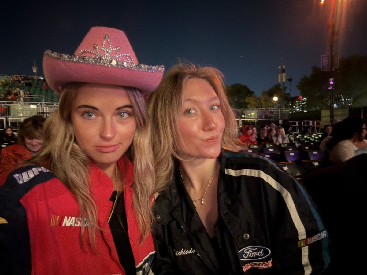 shawn mendes we are in section 207 pink cowboy hat girl is in the building <a href="/ShawnAccess/">ShawnAccess</a> <a href="/ShawnMendes/">Shawn Mendes</a>