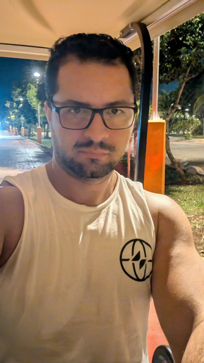 eltintero's tweet image. Building (muscle) with @glideapps