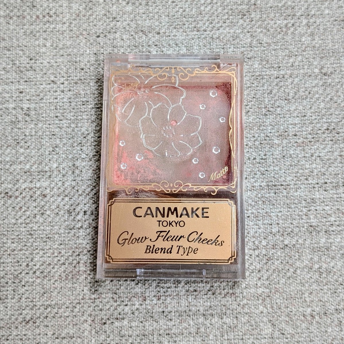 CanmakeTokyo's tweet photo. ╭━━━━━━━━━━━╮
   お気に入りのアイテムを
  「キャンメイク使い切り」
          のハッシュタグ
   をつけて投稿してね📱
╰━━━ｖ━━━━━━━╯
              😉
ぜひ写真付きで教えてください🤳🏻

＜投稿例＞👇
私の キャンメイク使い切り は
『グロウフルールチークス』です♪ https://t.co/9ajngeWcxj