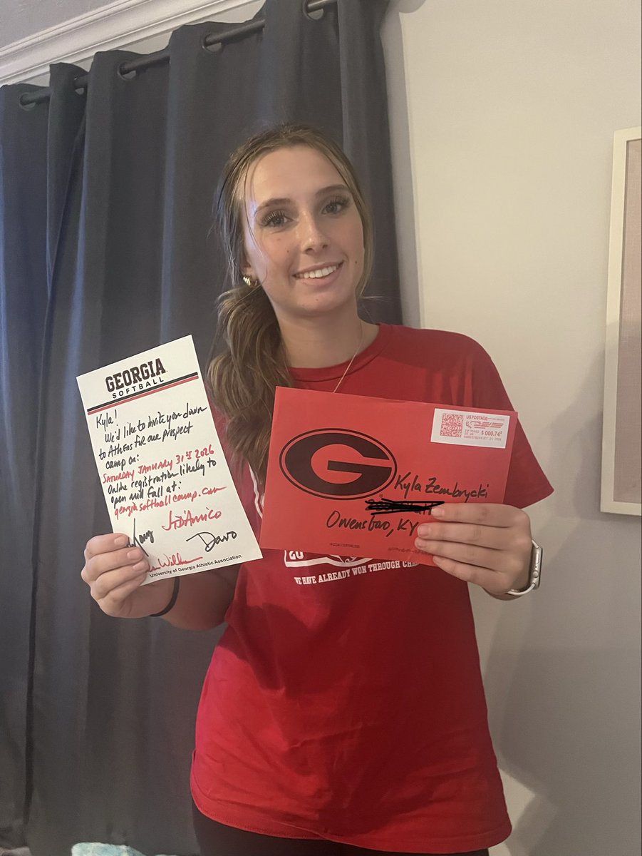 Came home from a hitting lesson and found great ✉️ from <a href="/UGASoftball/">Georgia Softball</a>! 

Thank you <a href="/UGACoachTony/">Tony Baldwin</a>, <a href="/Syd_finch/">J.T. D’Amico</a>, <a href="/chelsw20/">Chelsea Wilkinson</a>, <a href="/MikeDavo17/">MIKE DAVENPORT</a> for the invite, see you in January!!
