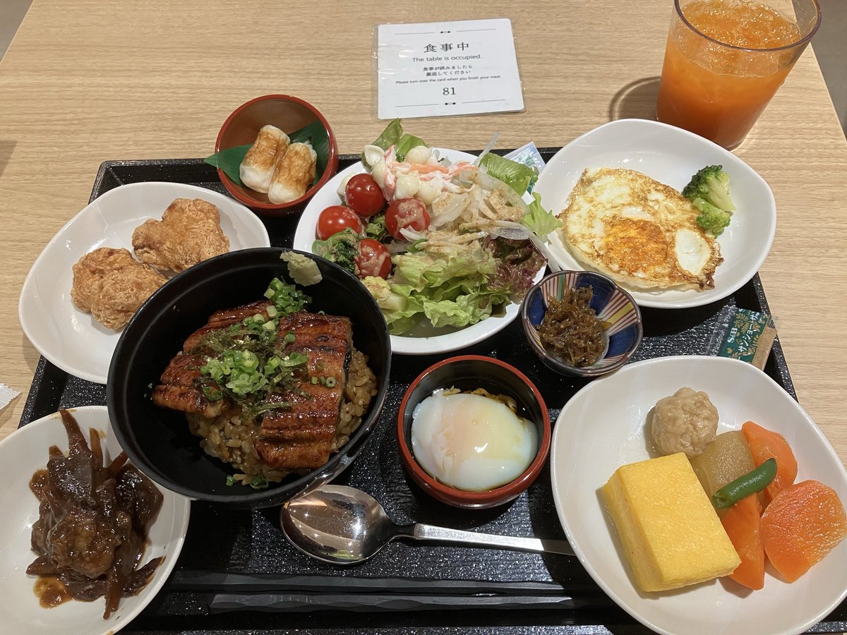 kirintafx's tweet photo. ドーミーインの朝ごはん
無意識で選ぶとほぼ毎回同じラインナップになってこれ https://t.co/BsmefwyxWq