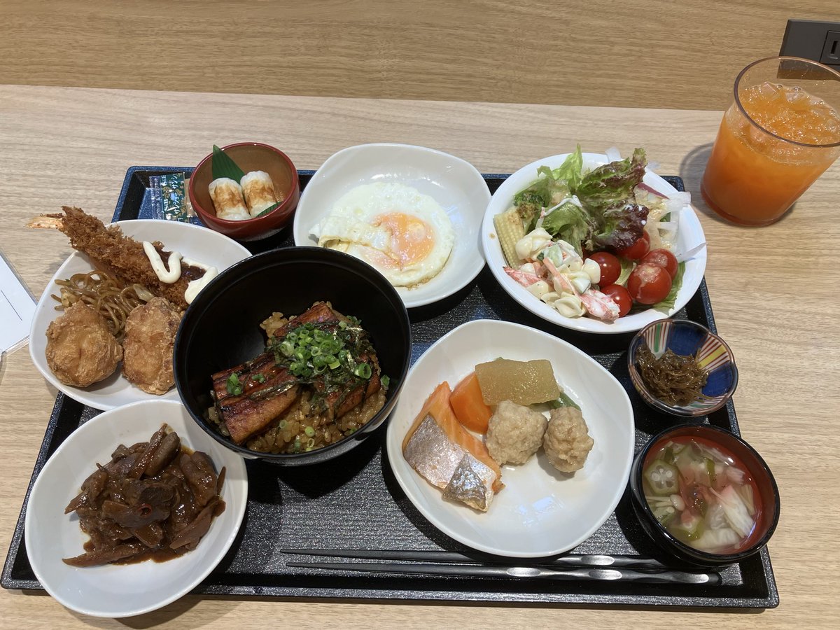 kirintafx's tweet photo. ドーミーインの朝ごはん
無意識で選ぶとほぼ毎回同じラインナップになってこれ https://t.co/BsmefwyxWq