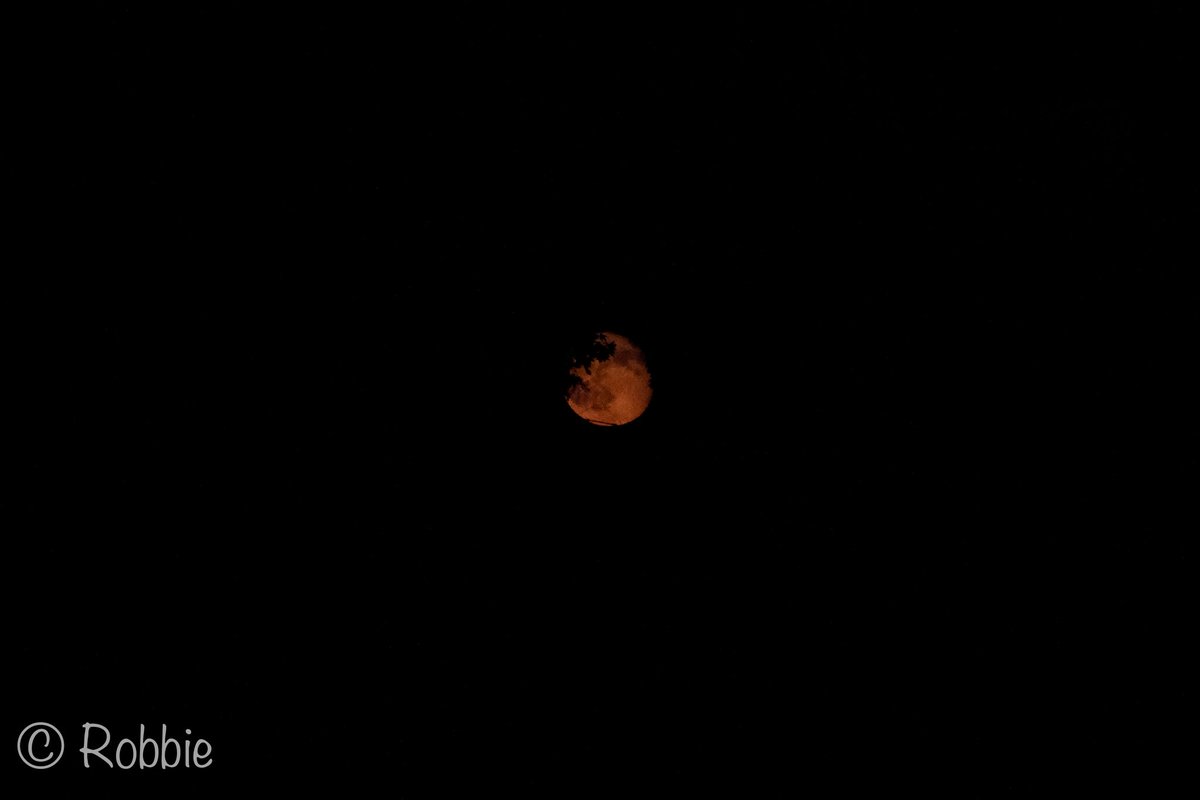 Bright orange moon tonight. Pretty little thing! #fujifilm #fujifilm_xseries