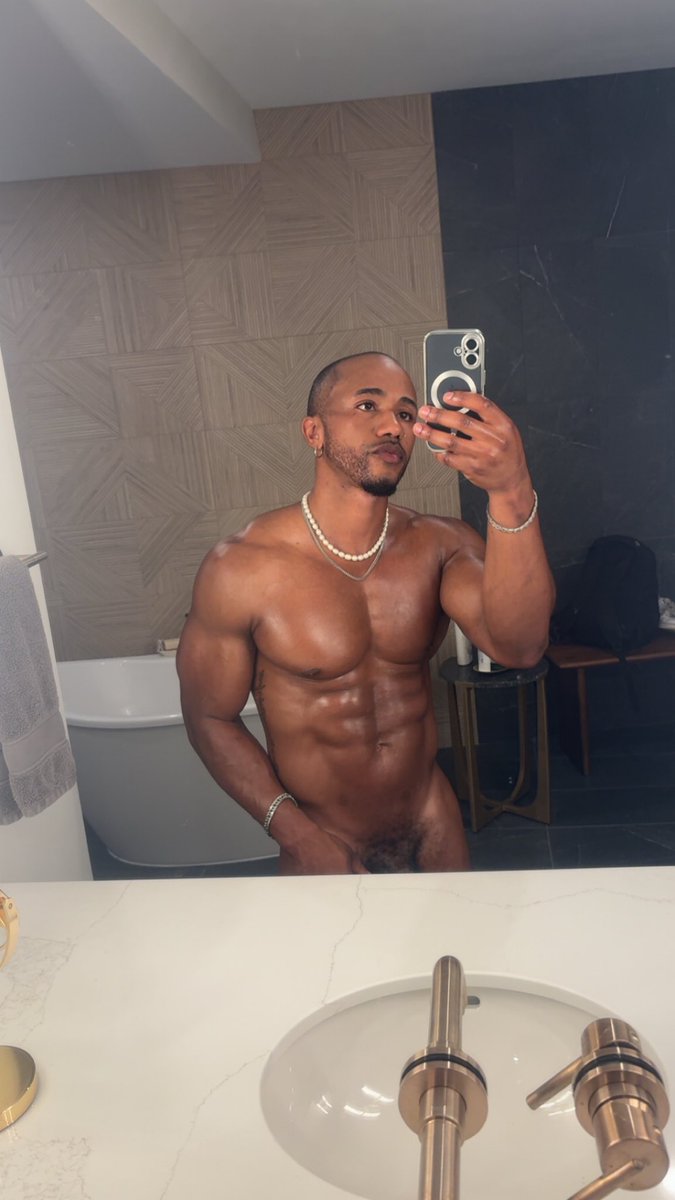 GetToIt96's tweet photo. Go follow my onlyfans https://t.co/0zCmvpErrX https://t.co/m1H1GcHUj7